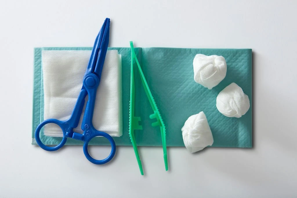 using gauze after a tooth extraction